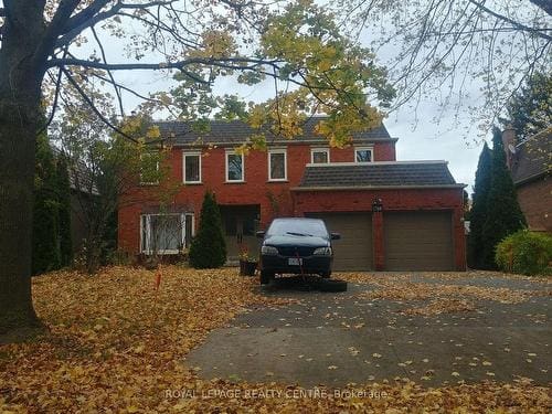 1768 Sherwood Forrest Circ